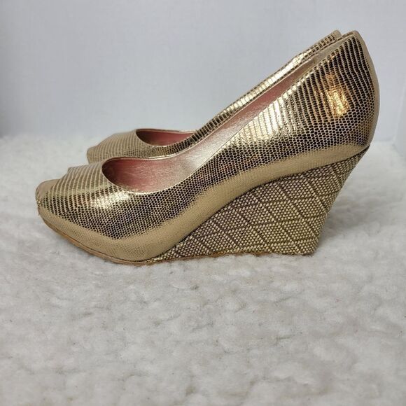 Lilly Pulitzer Women's Shoes Size 5.5 Gold Resort Chic Peep Toe Wedge Pumps - Picture 3 of 10